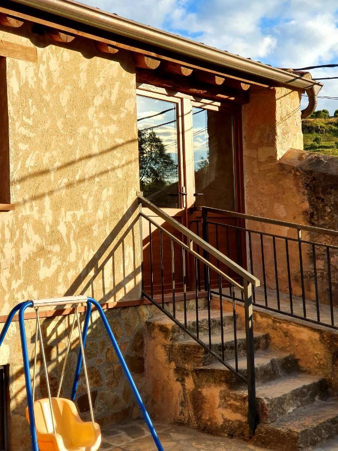 La Fuente Del Poval Guest House Caballar Exterior foto