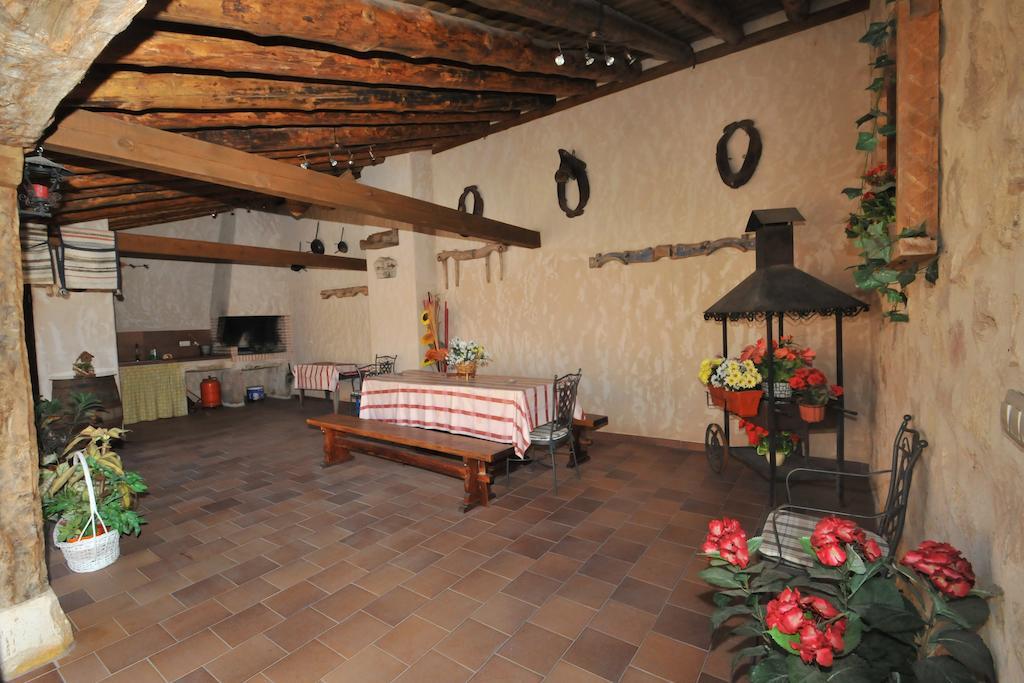 La Fuente Del Poval Guest House Caballar Exterior foto